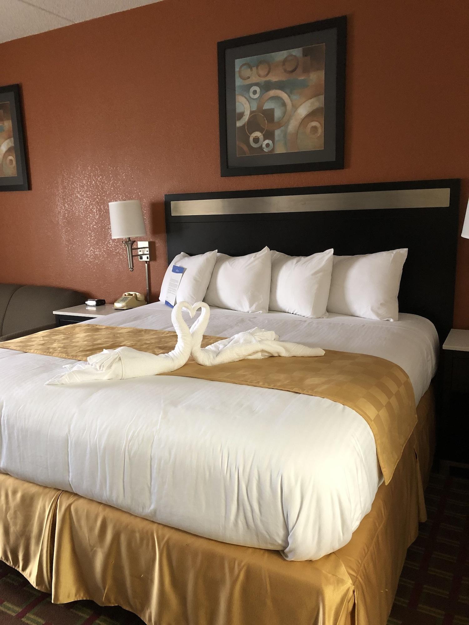 Baymont By Wyndham Cincinnati Sharonville Extérieur photo