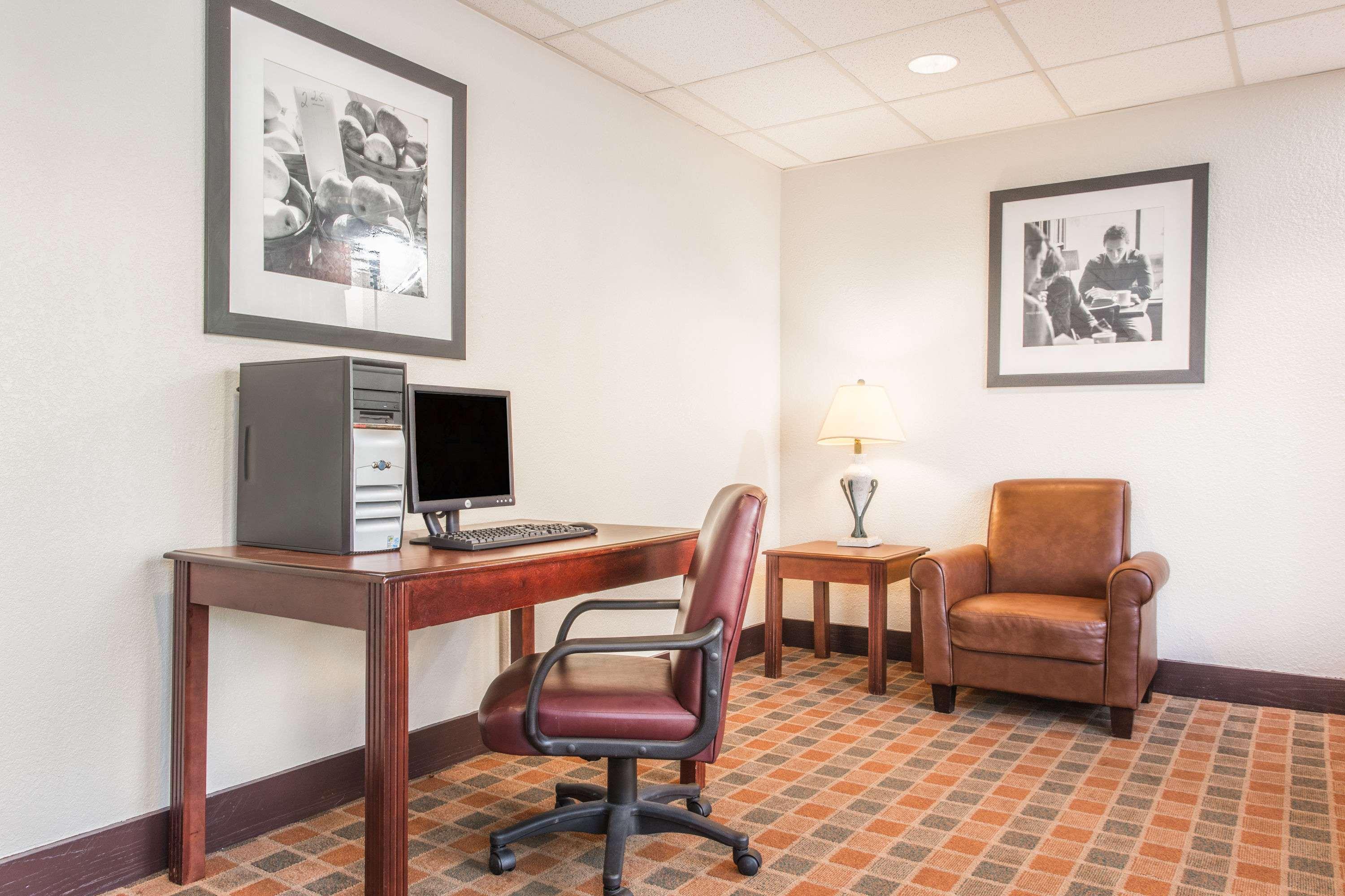 Baymont By Wyndham Cincinnati Sharonville Extérieur photo