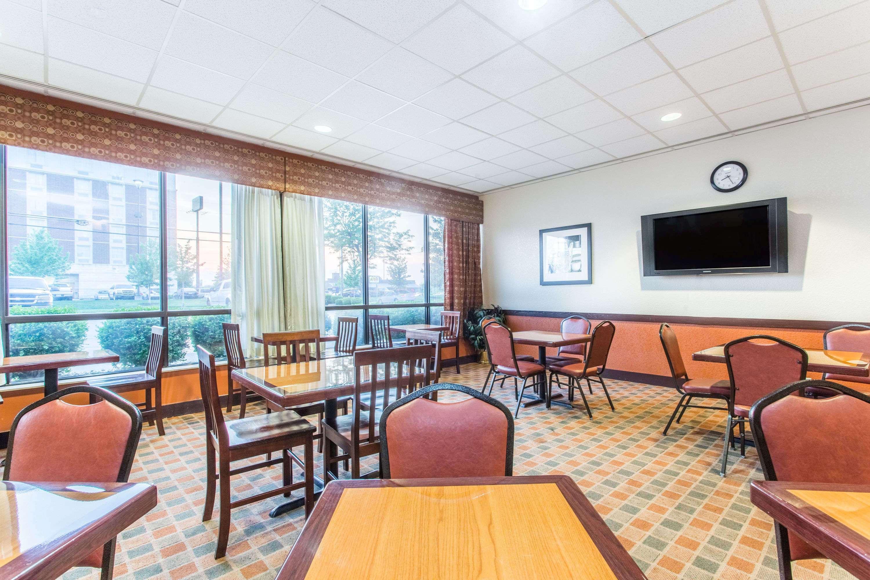 Baymont By Wyndham Cincinnati Sharonville Extérieur photo